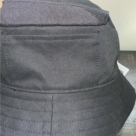 LULULEMON ON MY LEVEL BlACK BUCKET HAT with POCKET NWT - Picture 2 of 4